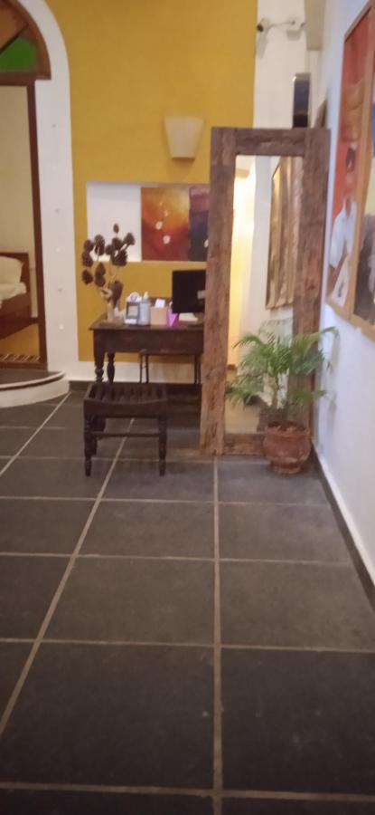 French Rivera Guest House Пондичерри Экстерьер фото