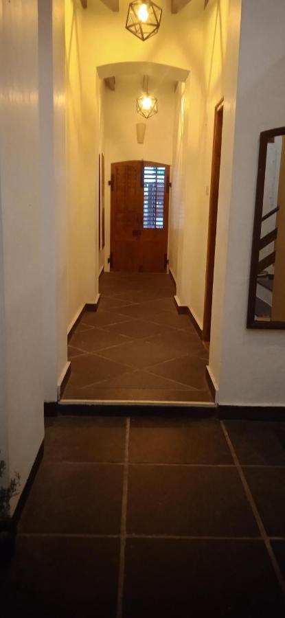 French Rivera Guest House Пондичерри Экстерьер фото