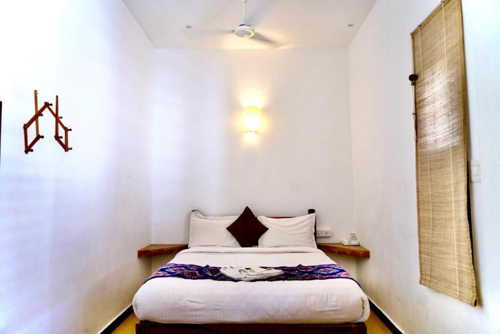 French Rivera Guest House Пондичерри Экстерьер фото