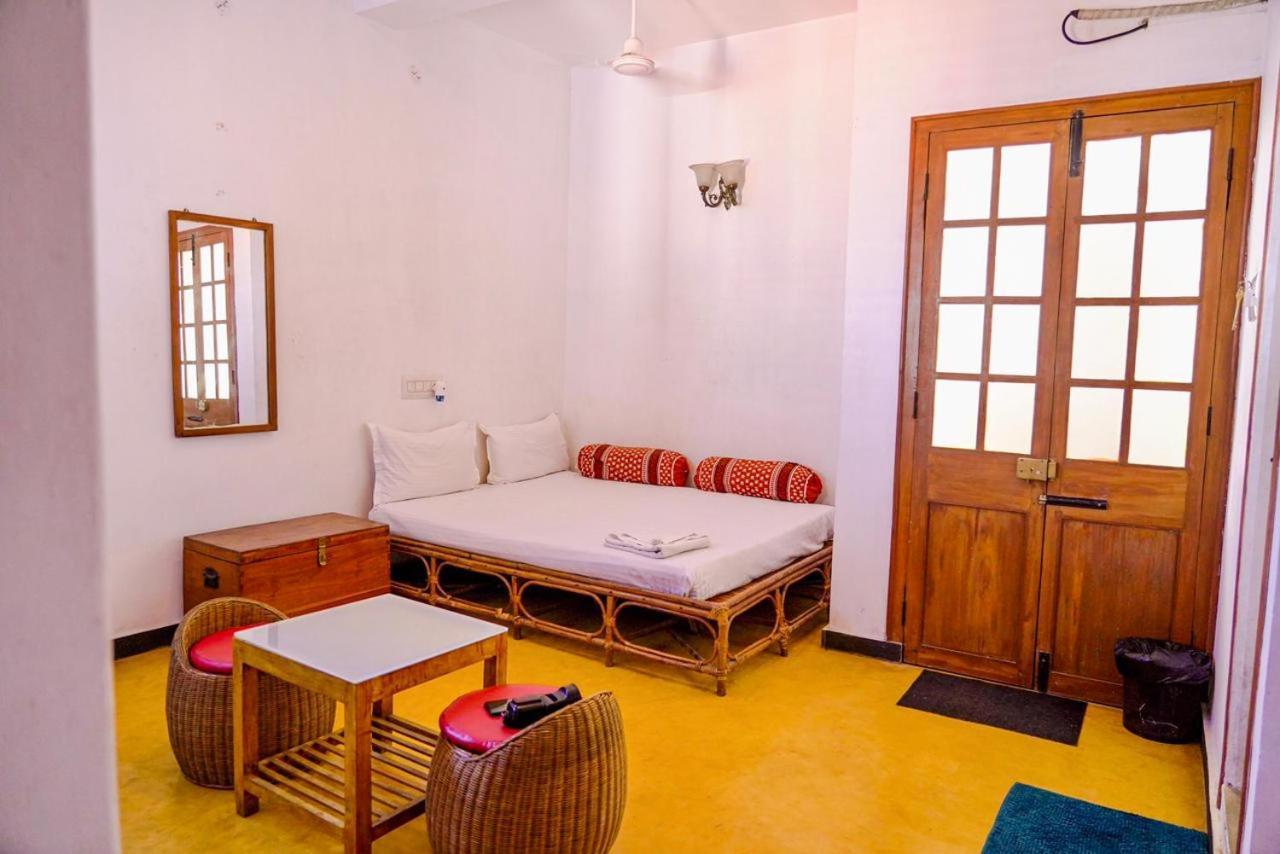 French Rivera Guest House Пондичерри Экстерьер фото